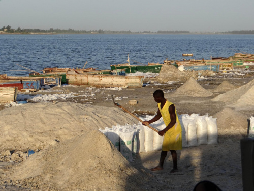 Senegal. Pozyskiwanie soli z jeziora #Senegal