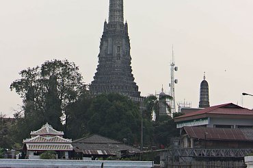 Rejs po rzece Chao Phraya w Bangkoku - widok na Wat Arunratchawararam Ratchaworamahawihan #azja #podróże #tajlandia #ChaoPhraya