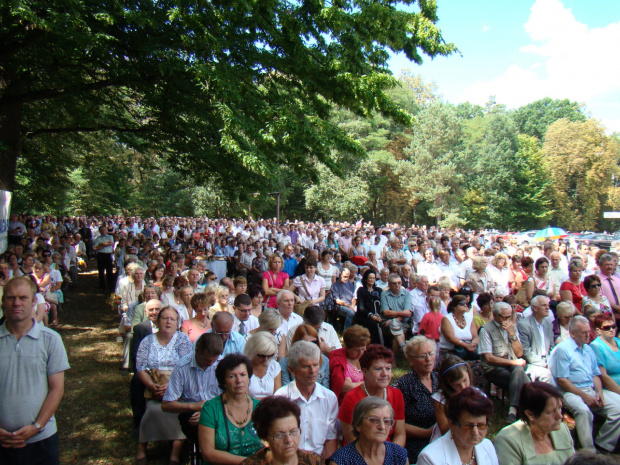 Widok na plac modlitwy #KlasztorRytwiany