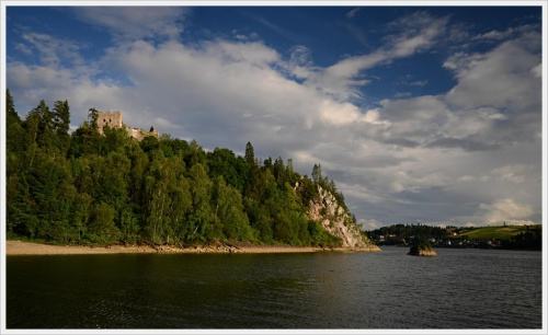 Czas na zdjęcia urlopu. Nie wiem od czego zacząć, to an początek moja baza wypadowa -Czorsztyn ... #Czorsztyn #Zamek #jezioro