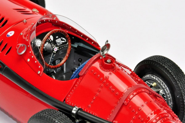 Maserati 250F #1 J.M. Fangio 1957 F1 Champion - 1:18 CMC