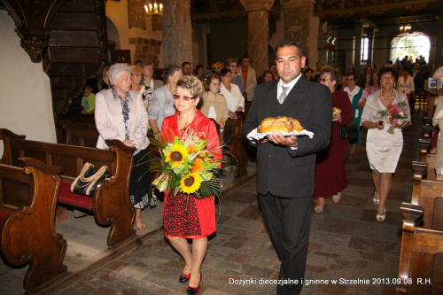 Dożynki diecezjalne i gminne w Strzelnie 2013