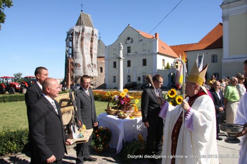 Dożynki diecezjalne i gminne w Strzelnie 2013