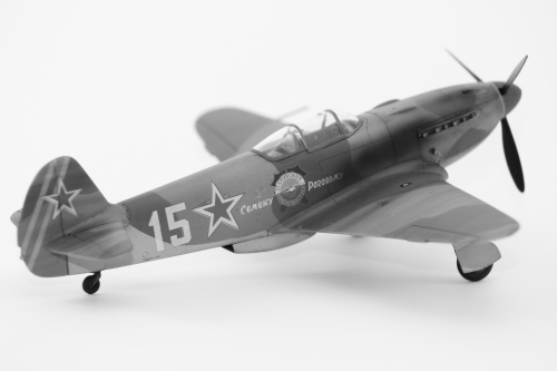 Yak-3 tombie01