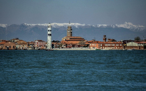 Dopływam do wyspy Murano, nieopodal Wenecji