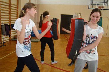 Gimnazjum na manewrach u nas zagościło
Trzydziestu "dzieciaków" fajnie się bawiło #Sobieszyn