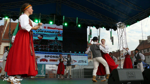 V Międzynarodowy Jarmark św. Jana - 2015- gościł zespoły folklorystyczne z Indii, Łotwy i Słowacji. Lokalni artyści to, Piska Orkiestra Dęta, Zespół Pieśni i Tańca Ziemia Piska, Zespół MY PISZANIE #Pisz