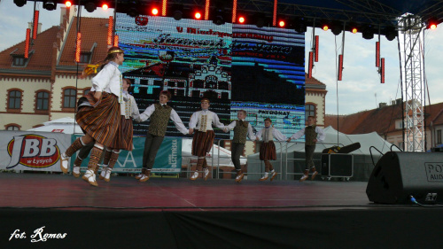 V Międzynarodowy Jarmark św. Jana - 2015- gościł zespoły folklorystyczne z Indii, Łotwy i Słowacji. Lokalni artyści to, Piska Orkiestra Dęta, Zespół Pieśni i Tańca Ziemia Piska, Zespół MY PISZANIE #Pisz